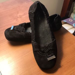 Clarks Black suede flats sz 6M